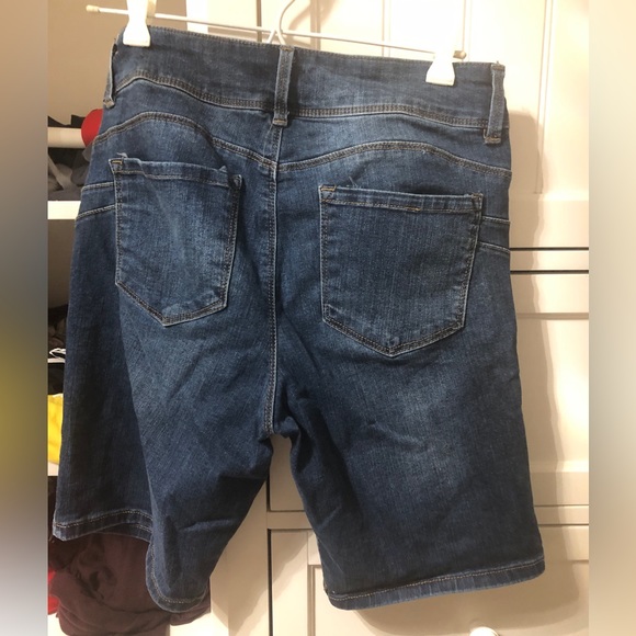 d. jeans High Rise Bermuda Roll Up Hem Denim Jean Shorts with Pockets - Picture 2 of 5